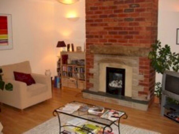 4 Bedroom Semi-Detached House To Rent In Dennistead Crescent, Headingley, Leeds, West Yorkshire, LS6