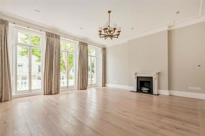 2 Bedroom Flat To Rent In Queens Gate, South Kensington, SW7