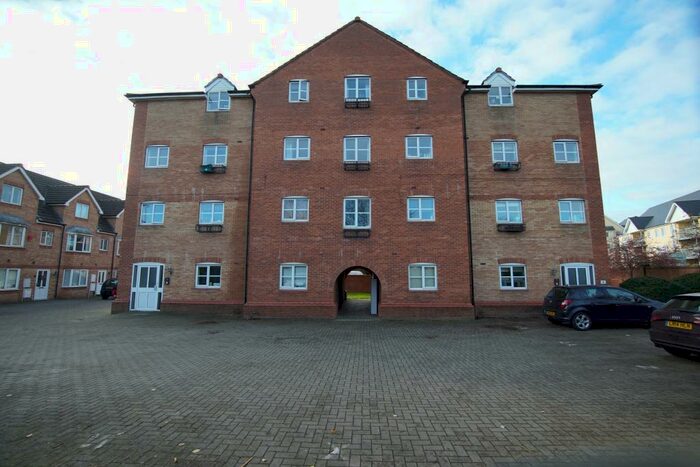 3 Bedroom Apartment To Rent In Snowberry Close, Bradley Stoke, Bristol, BS32