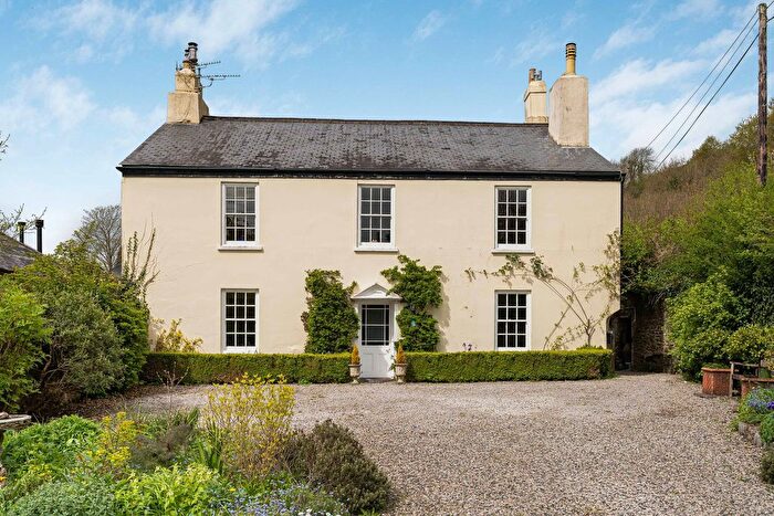4 Bedroom Detached House For Sale In Station Road, Buckfastleigh, TQ11