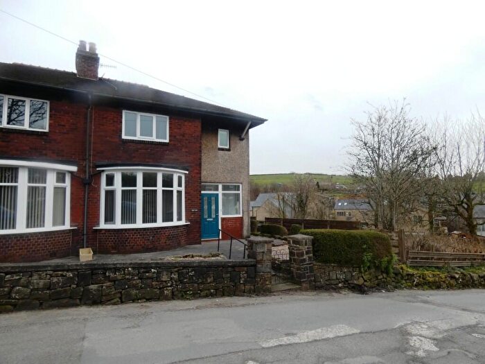 3 Bedroom Semi-Detached House To Rent In West View, Kiln Green, OL3