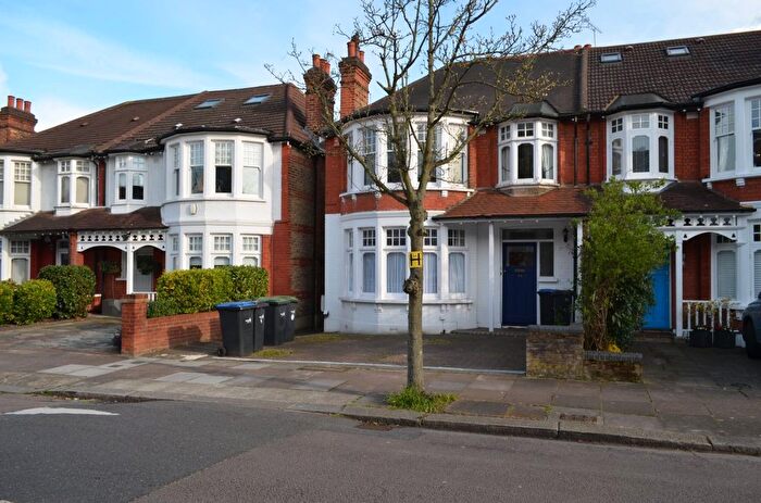 1 Bedroom Flat To Rent In Selborne Road, Southgate, N14