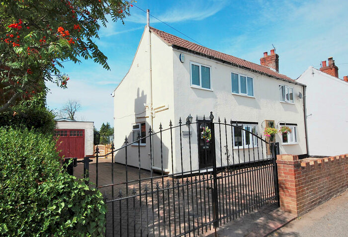 4 Bedroom End Of Terrace House For Sale In King Street, Yarburgh, LN11