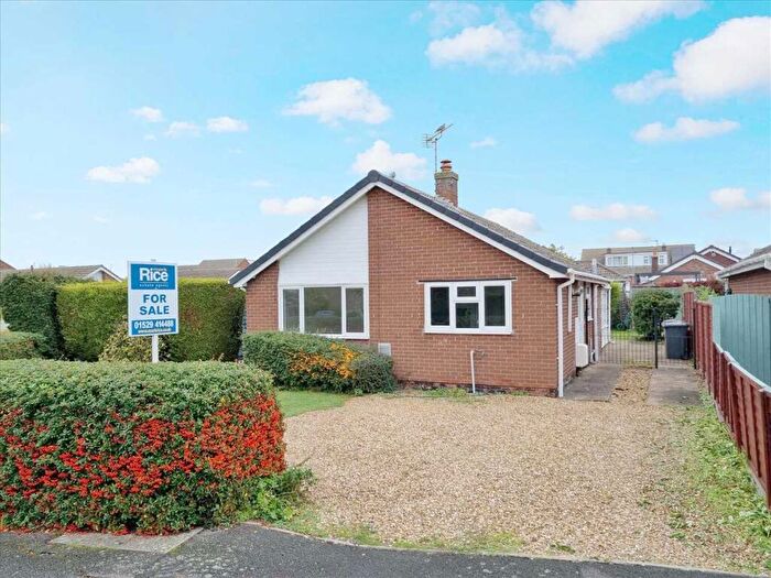 2 Bedroom Detached Bungalow For Sale In De Gaunt Drive, Cranwell, NG34