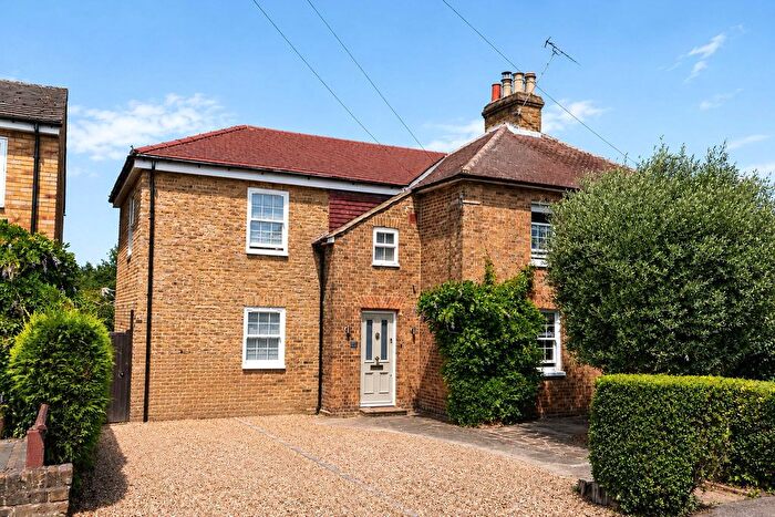 4 Bedroom Semi Detached House For Sale In Halliford Road, Sunbury, TW16