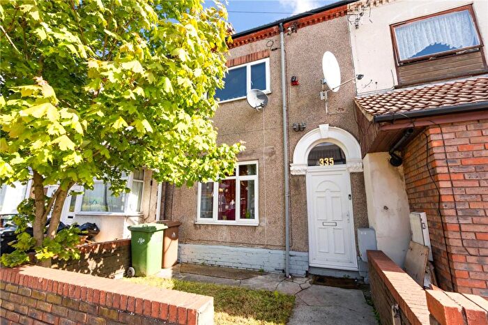 3 Bedroom Property For Sale In Wellington Street, Grimsby, DN32
