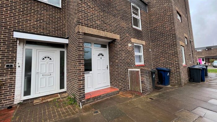 3 Bedroom Property To Rent In Wayfarer Road, Northolt, UB5
