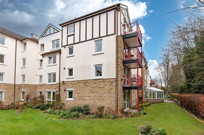 2 Bedroom Flat For Sale In Nicholson Court, Fitzroy Drive, Roundhay, Leeds, LS8