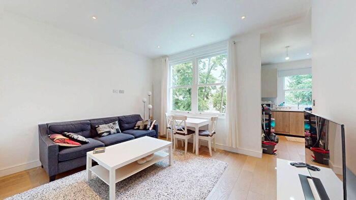 2 Bedroom Flat To Rent In Eardley Crescent, London, SW5