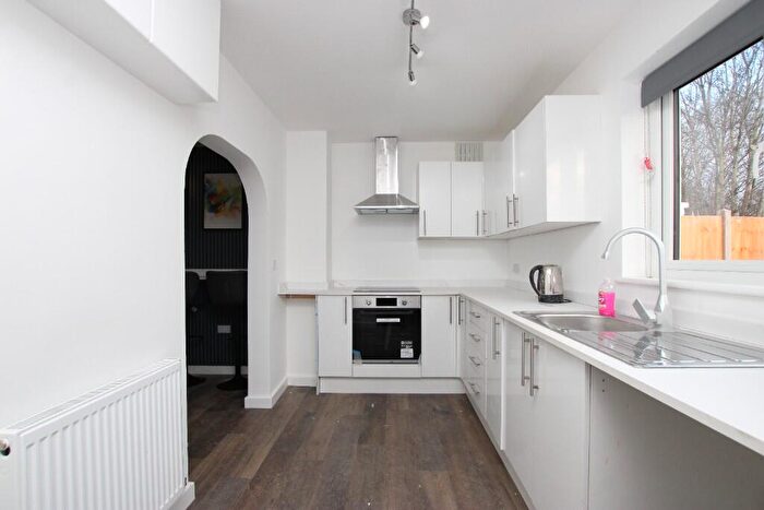 1 Bedroom House Of Multiple Occupation To Rent In Windmill Avenue, Kettering, Northamptonshire, NN16