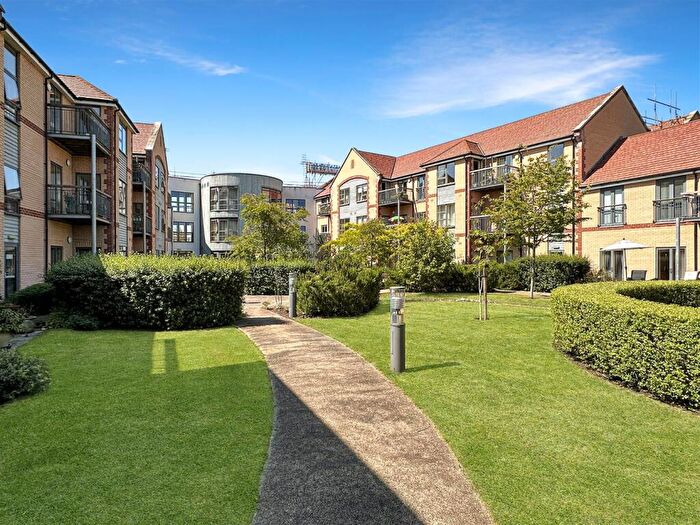 2 Bedroom Flat To Rent In Wellbrook Way, Girton, Cambridge, CB3