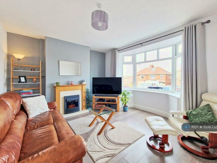 2 Bedroom Semi-Detached House To Rent In Ashley Grove, Sheffield, S26