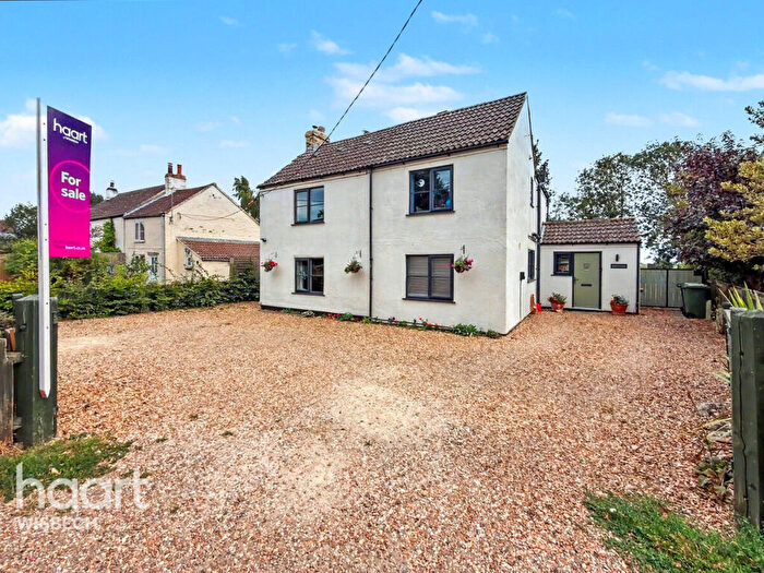 4 Bedroom Detached House For Sale In Plash Drove, Wisbech St Mary, PE13