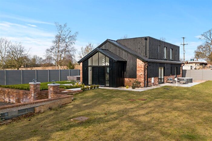 5 Bedroom Detached House For Sale In Great North Road, Bawtry, Doncaster, DN10