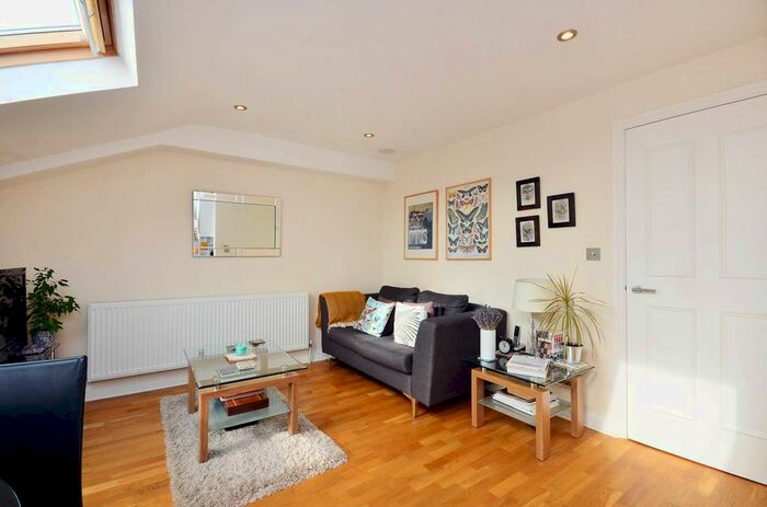 1 Bedroom Flat To Rent In Kingston Road, Wimbledon, London, SW19