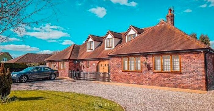 5 Bedroom Chalet For Sale In Pilgrims Place, Barnhall Road, Tolleshunt Knights, Maldon, Essex, CM9