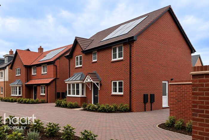 4 Bedroom Detached House For Sale In Lewin Park, Langford, SG18