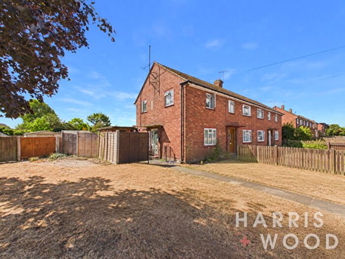 2 Bedroom Maisonette For Sale In Queen Elizabeth Way, Colchester, Essex, CO2