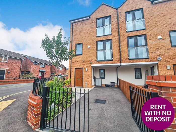 4 Bedroom Semi-Detached House To Rent In Arley Moss Road, Manchester, M13