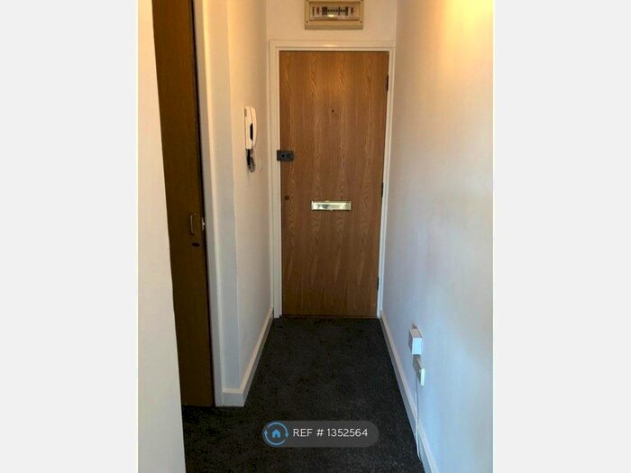 Studio To Rent In Hagden Lane, Watford, WD18