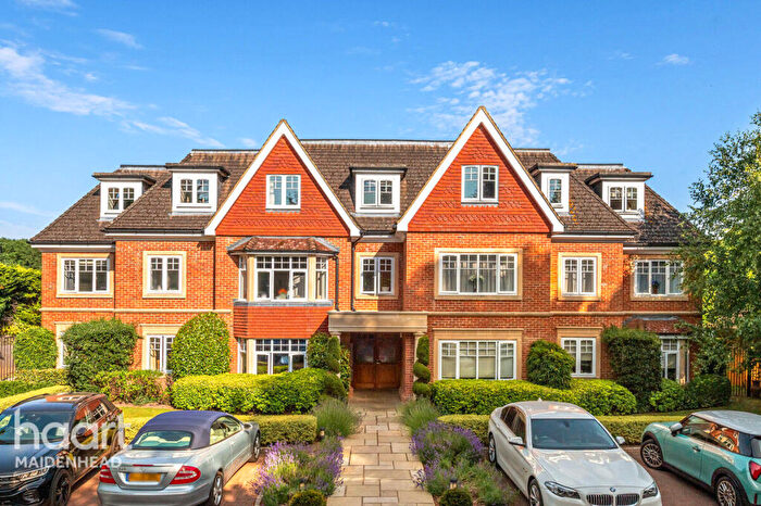 2 Bedroom Flat For Sale In Shoppenhangers Road, Maidenhead, SL6