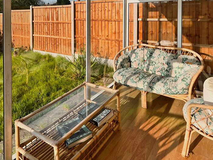 2 Bedroom Semi-Detached Bungalow For Sale In Radiant Road, Leicester, LE5