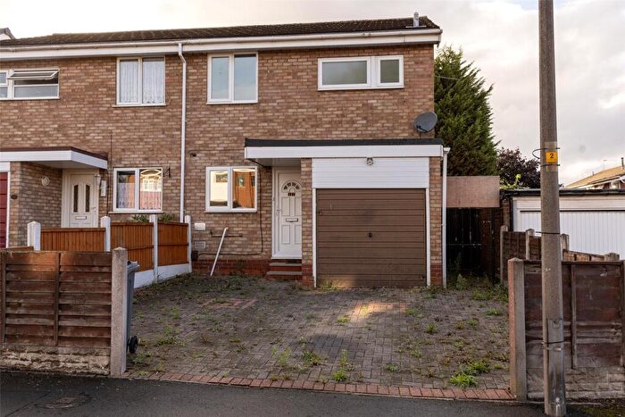 3 Bedroom Semi-Detached House To Rent In Attlee Close, Tividale, Oldbury, B69