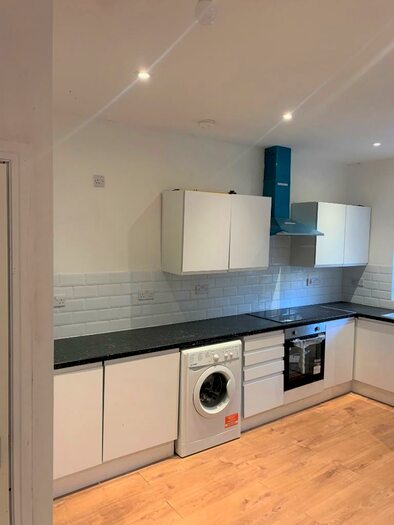 1 Bedroom Maisonette To Rent In North Clive Street, Cardiff(City), CF11