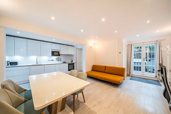 2 Bedroom Flat To Rent In Warwick Road, Earls Court, SW5