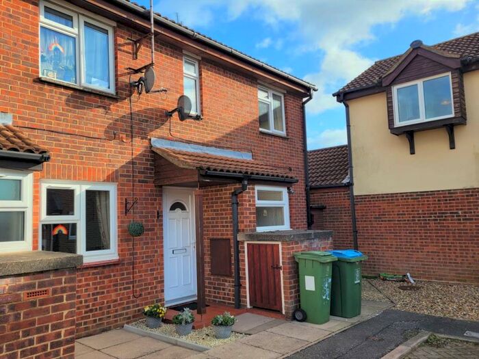 1 Bedroom Flat To Rent In Green View, Aylesbury, Buckinghamshire, HP20