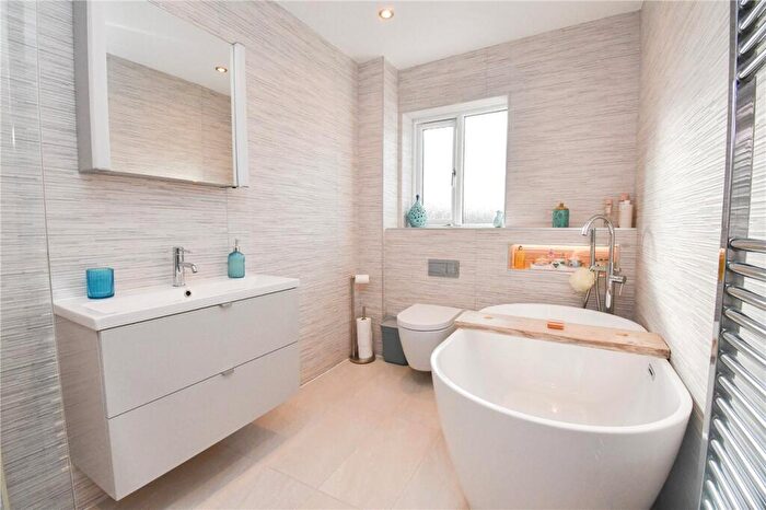 4 Bedroom Detached House For Sale In Truro Close, Great Sutton, Cheshire, CH66