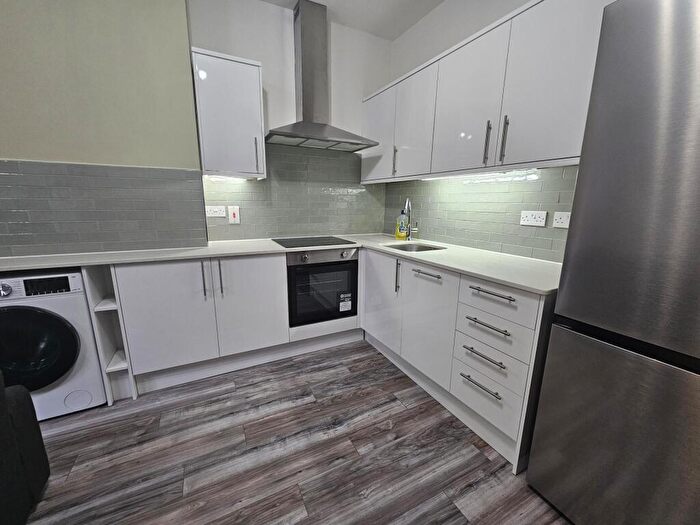 2 Bedroom Flat To Rent In Victoria Road, Leeds, LS6