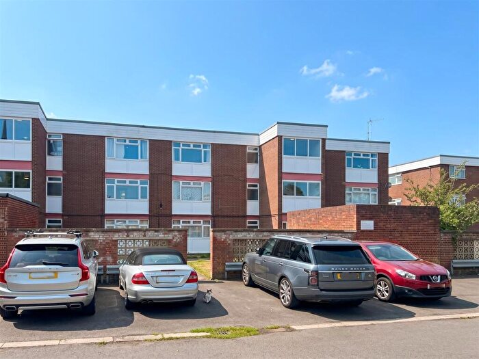 2 Bedroom Flat To Rent In Friary Lane, Salisbury, SP1