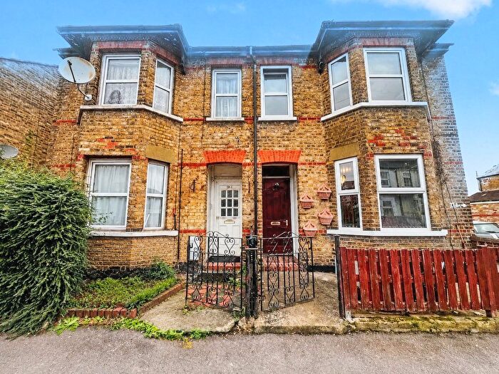 1 Bedroom Maisonette To Rent In Diamond Road, Slough, SL1