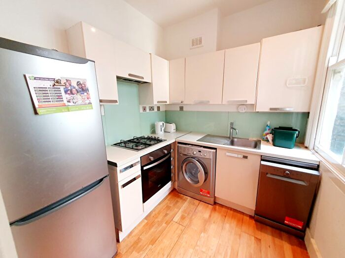 2 Bedroom Flat To Rent In College Place, London, NW1