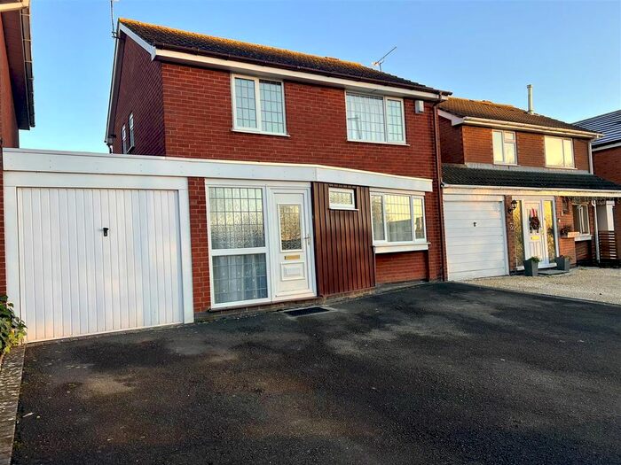 3 Bedroom Detached House To Rent In Pallett Drive, St Nicolas Park, CV11