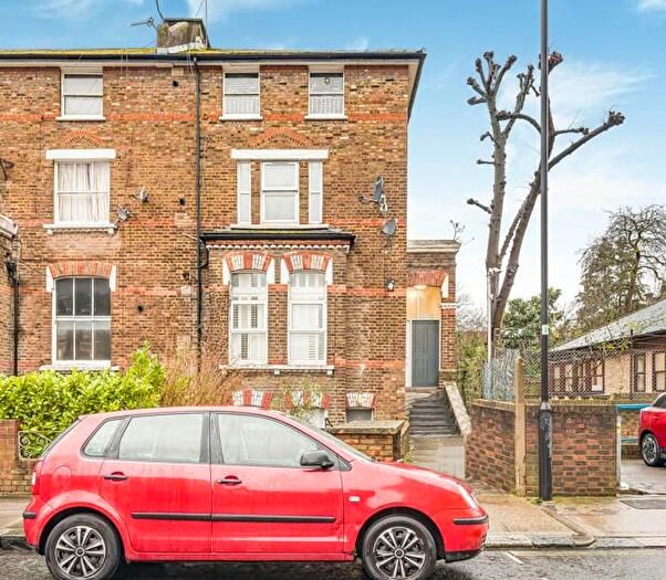 2 Bedroom Property For Sale In Coningham Road, Shepherd's Bush, W12