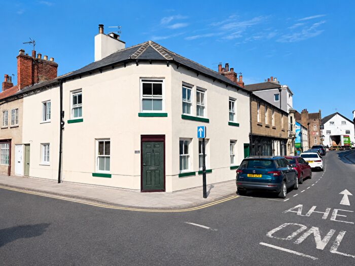 3 Bedroom Terraced House For Sale In Briggate, Knaresborough, HG5