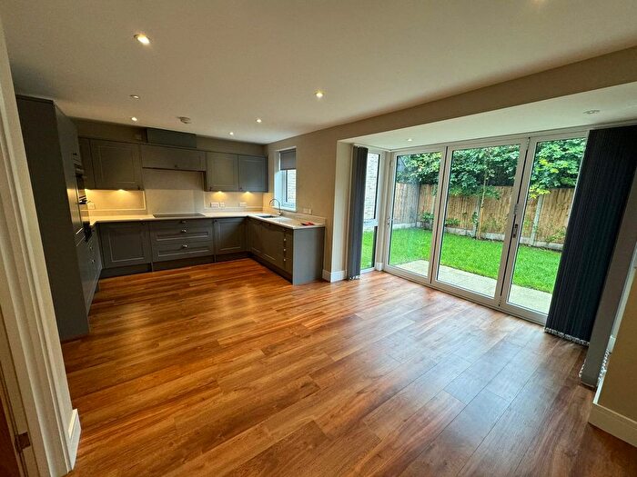 4 Bedroom Detached House To Rent In New River Gardens, Wormley, Broxbourne, EN10