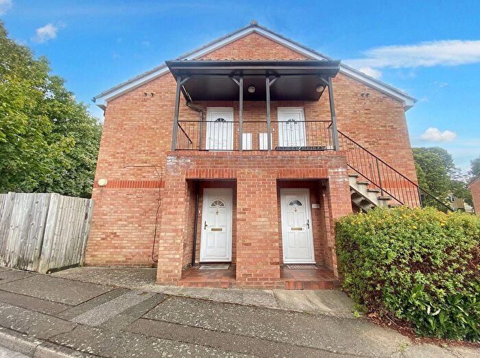 Studio To Rent In Lowdell Close, Yiewsley, UB7