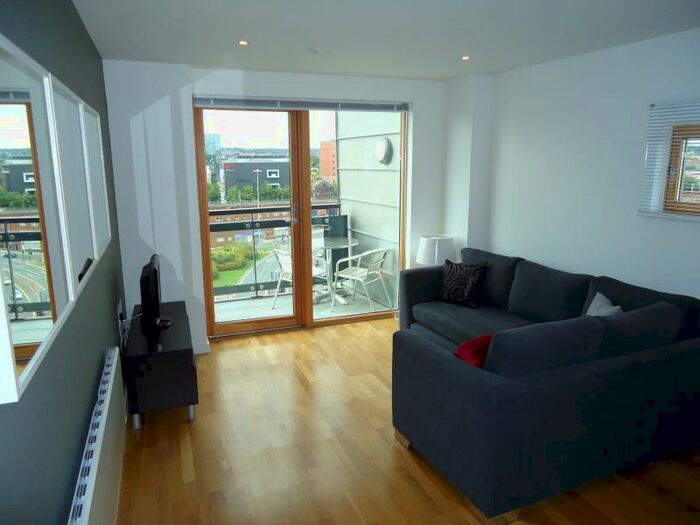 2 Bedroom Apartment To Rent In The Gateway South, Marsh Lane. Leeds West Yorkshire., LS9