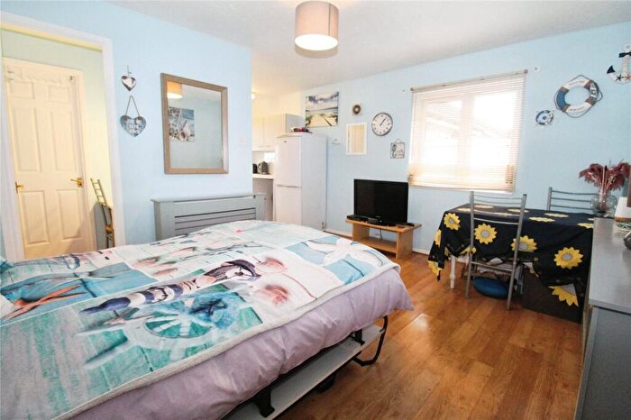 1 Bedroom Flat For Sale In Captains Place, Southampton, Hampshire, SO14