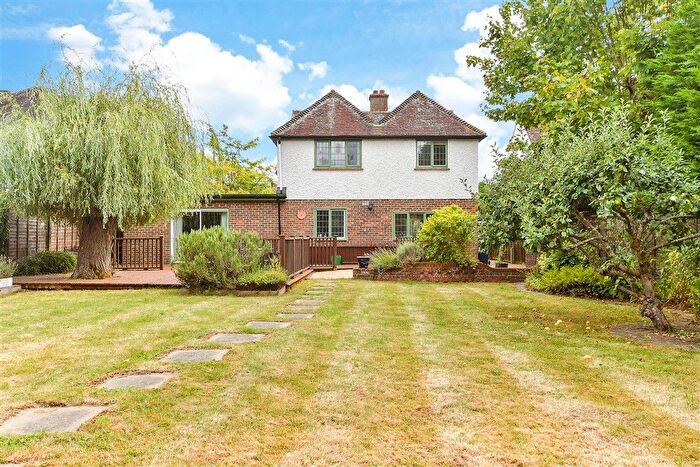 4 Bedroom Detached House For Sale In Elmbridge Road, Cranleigh, Surrey, GU6