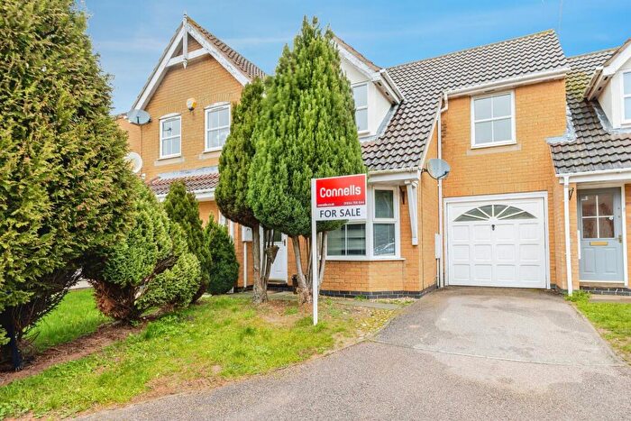 3 Bedroom Terraced House For Sale In Lordswood Close, Wootton, Northampton, NN4