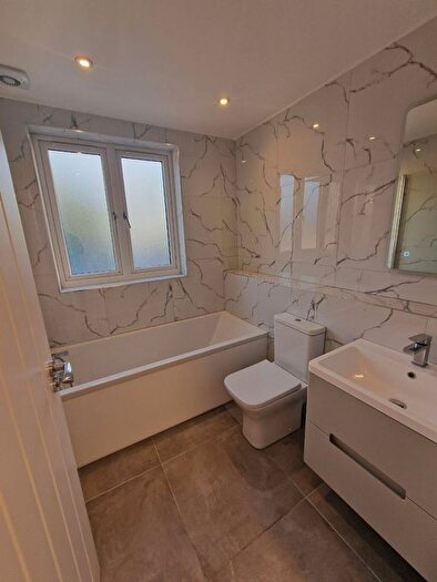 2 Bedroom Flat To Rent In Green Lane, Dagenham, RM8