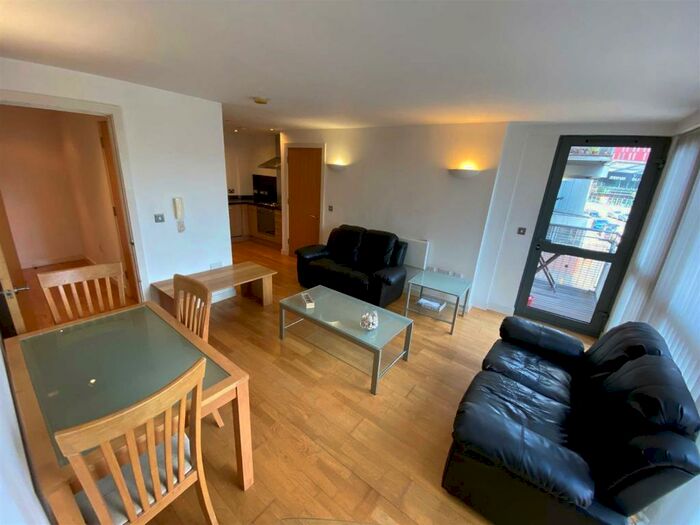 2 Bedroom Flat To Rent In The Nile, City Road East, Southern Gateway, M15