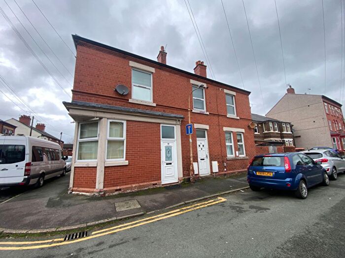 1 Bedroom Studio To Rent In Erddig Road, Wrexham, LL13
