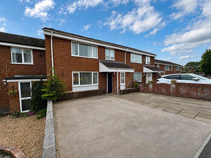 3 Bedroom Terraced House For Sale In Lowther Road, Yeovil, BA21