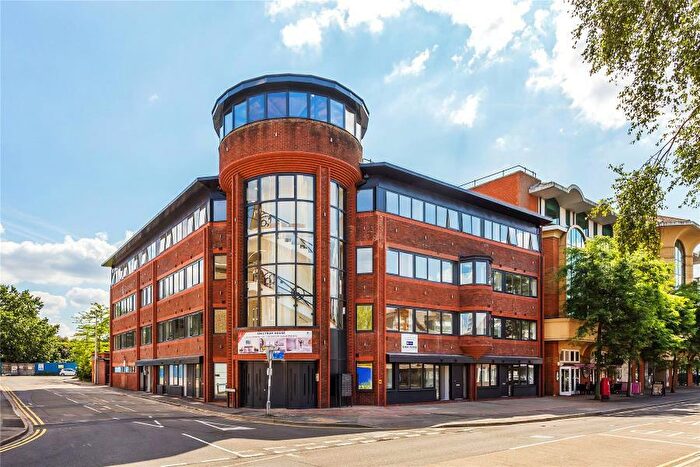 1 Bedroom Apartment To Rent In Woking, GU21