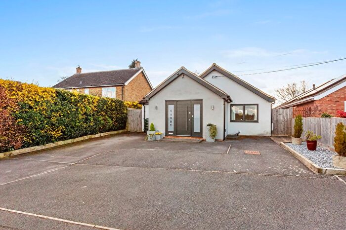 4 Bedroom Detached Bungalow For Sale In Upton, Aylesbury, HP17